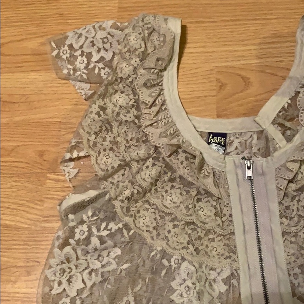 Free people - Picture 2 of 5
